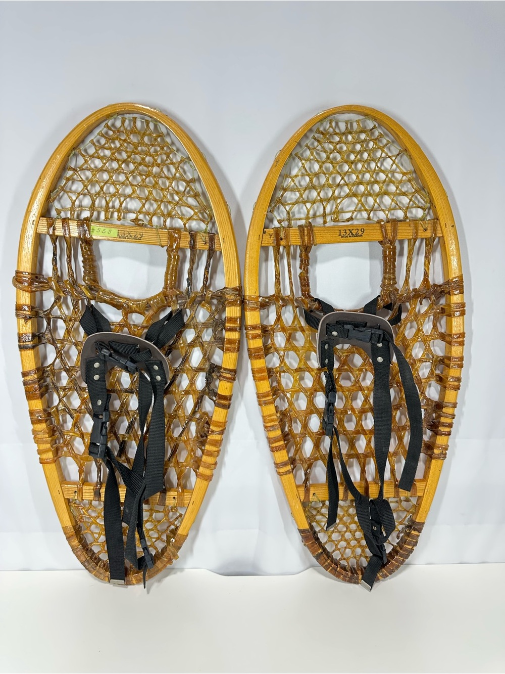 #555 Vintage G.V. Snow Bird 13x29 Snow Shoes